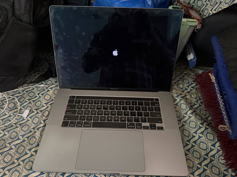  MacBook Pro 2019 – Core i9  4