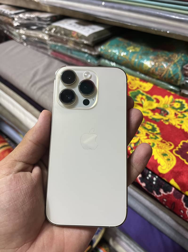 Apple iPhone 14 Pro 0