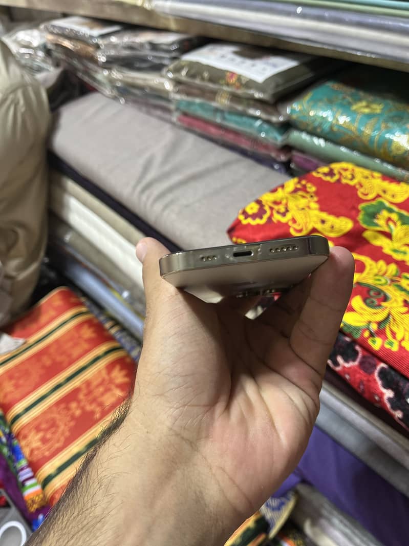 Apple iPhone 14 Pro 3