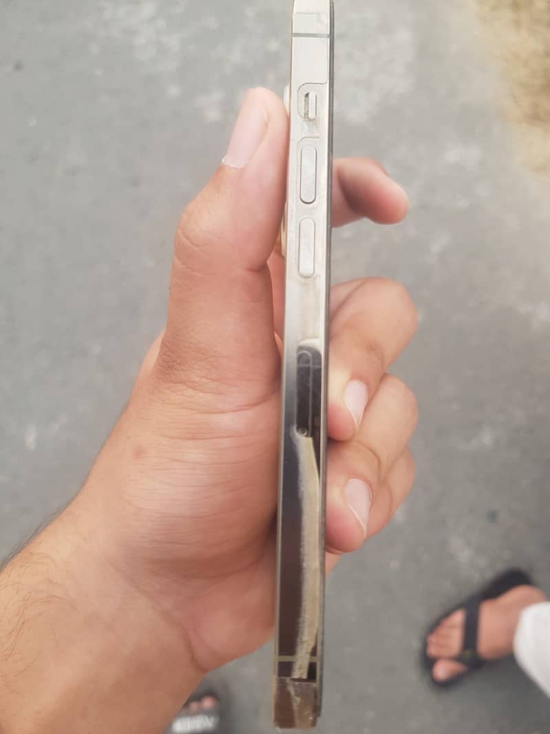 Apple iPhone 14 Pro 2