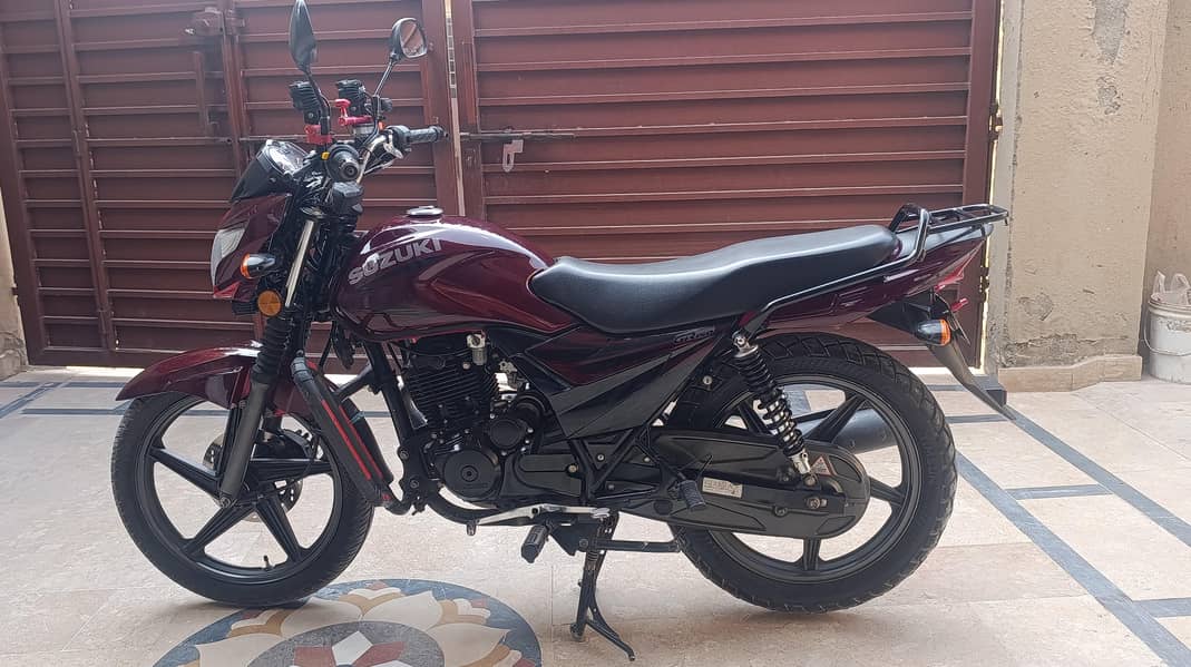 Suzuki GR 150 2