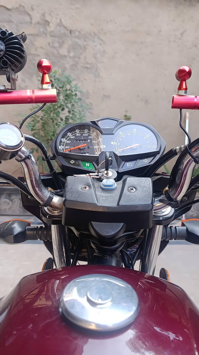 Suzuki GR 150 3