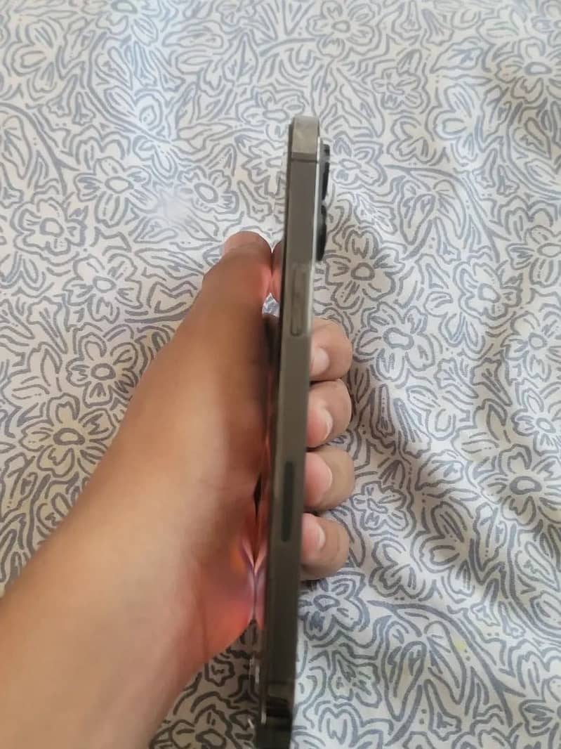 Apple iPhone 12 Pro Max 4