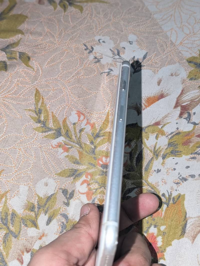 Apple iPhone 8 Plus 3