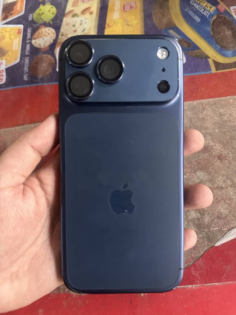 Apple iPhone 17 Pro Max 0