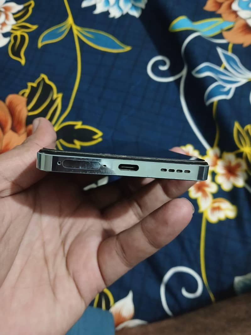 Realme 12 Plus 1