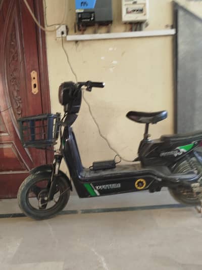 yj future indus e bike black colour