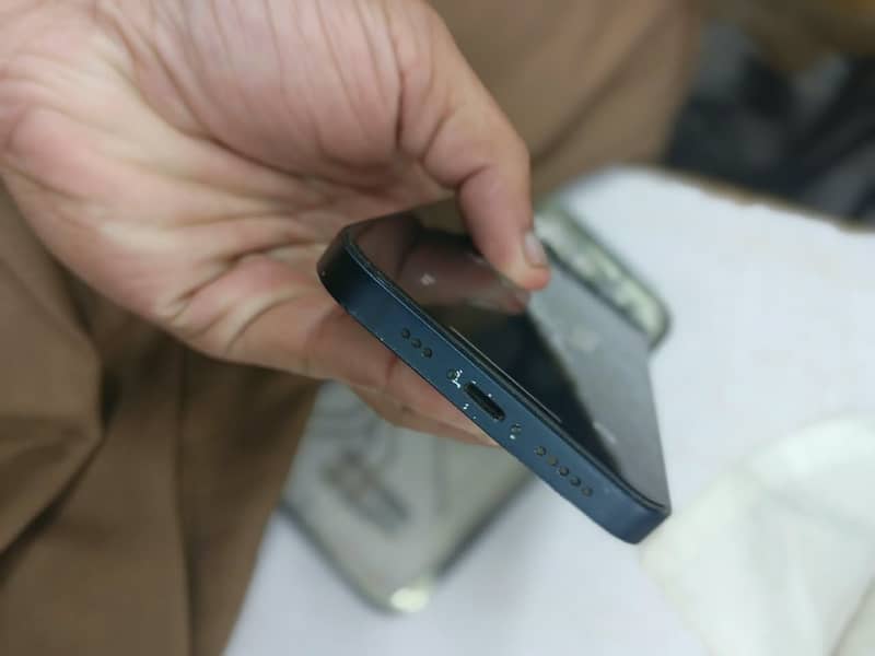 Apple iPhone 13 3