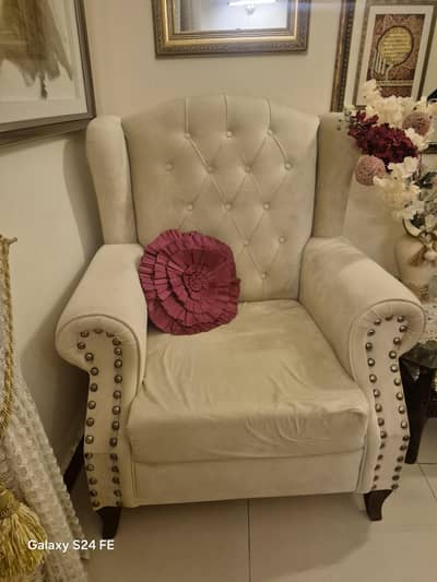 beige velvet sofa set excellent condition  used for a year only