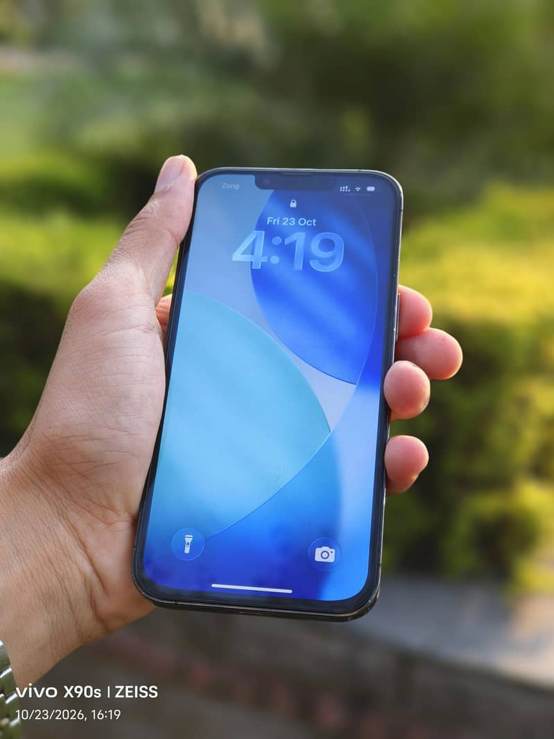 Apple iPhone 13 Pro 1