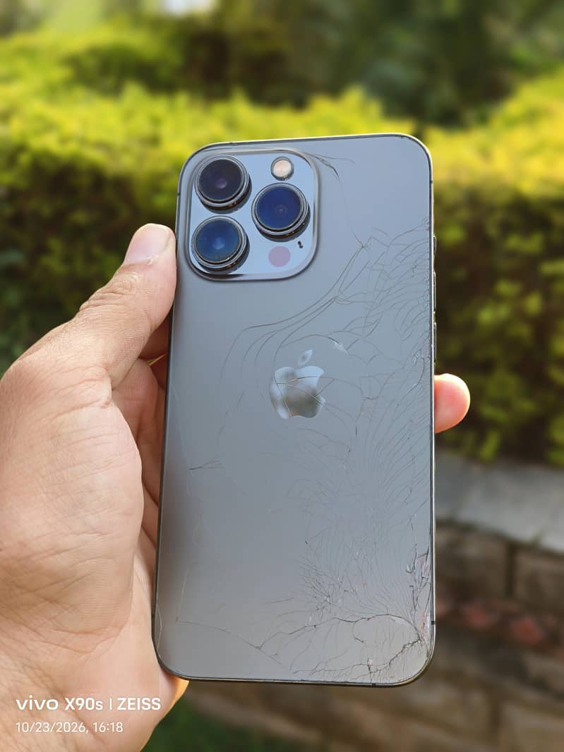 Apple iPhone 13 Pro 4