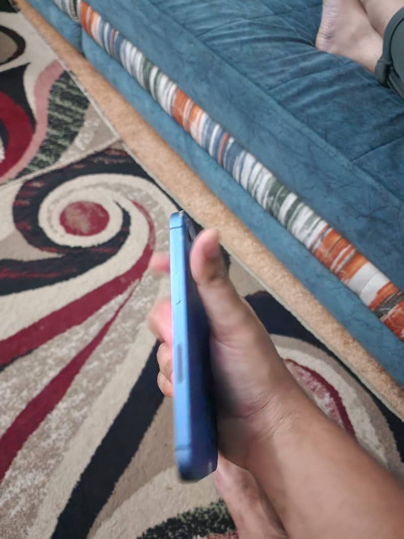 Apple iPhone 13 1