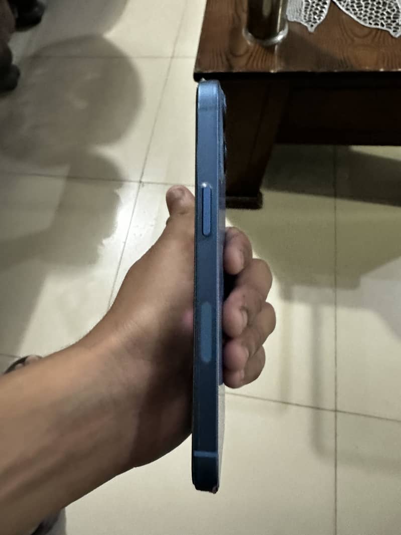 Apple iPhone 13 1