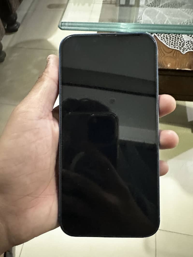 Apple iPhone 13 4