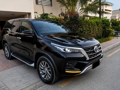 Toyota Fortuner V 4/4 2021 NEW Verient