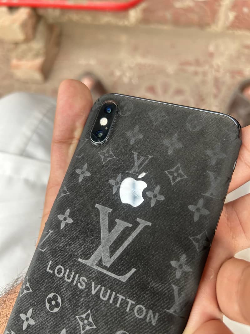 Apple iPhone XS Max 5