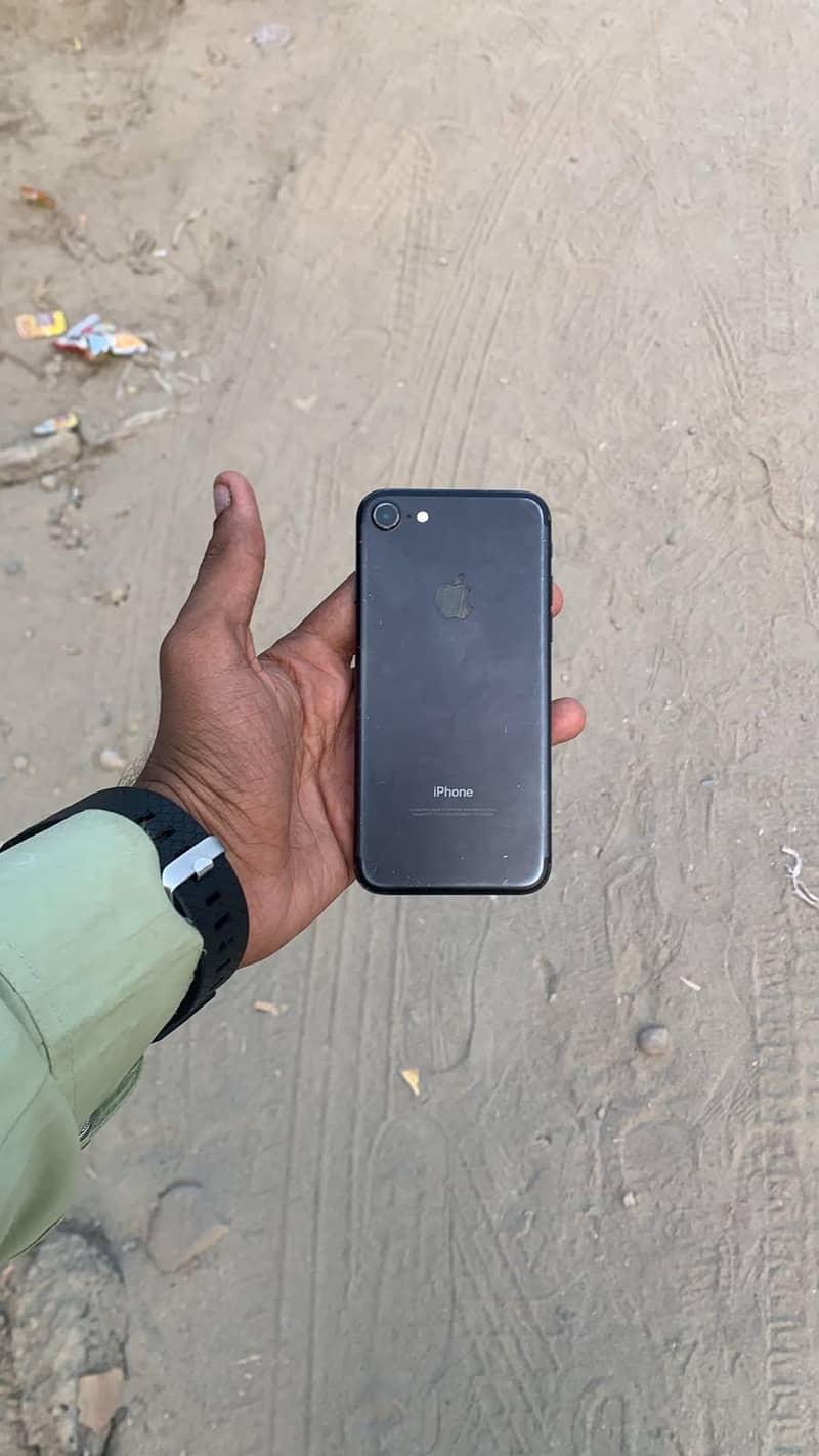 Apple iPhone 7 2