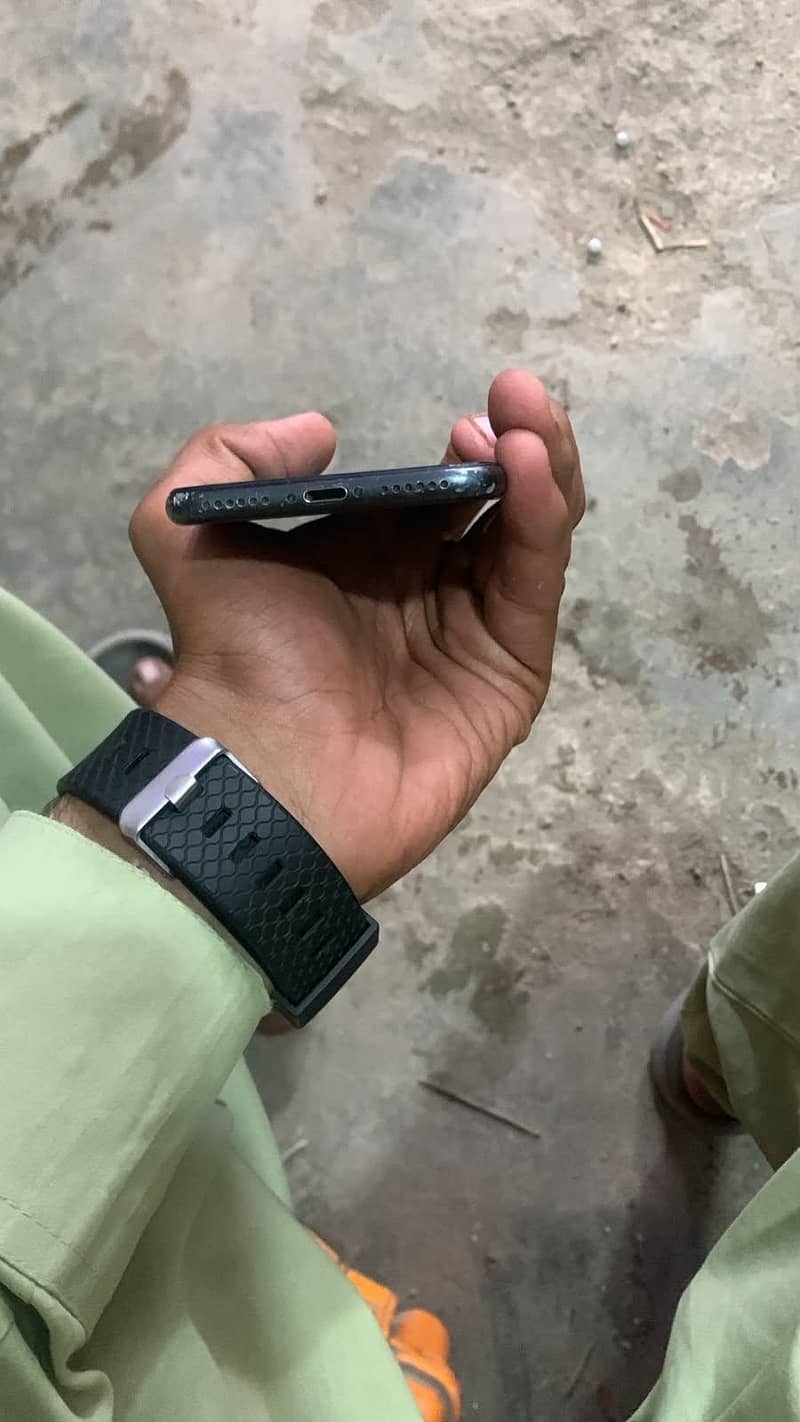 Apple iPhone 7 3