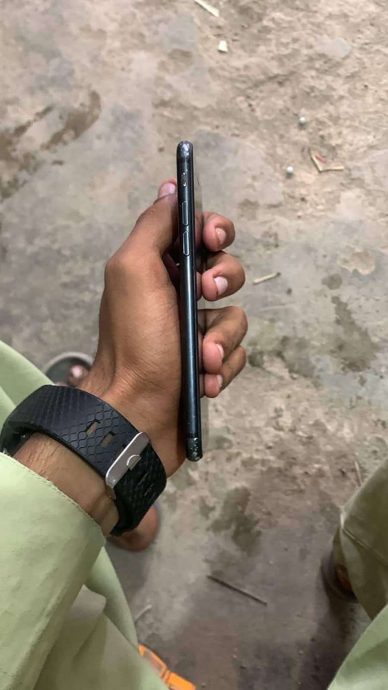 Apple iPhone 7 4