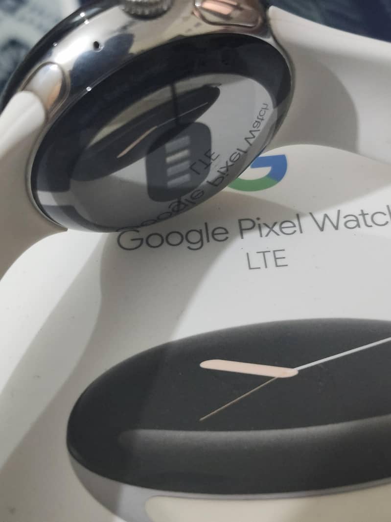 Google Pixel watch 1 Smartwatch 3