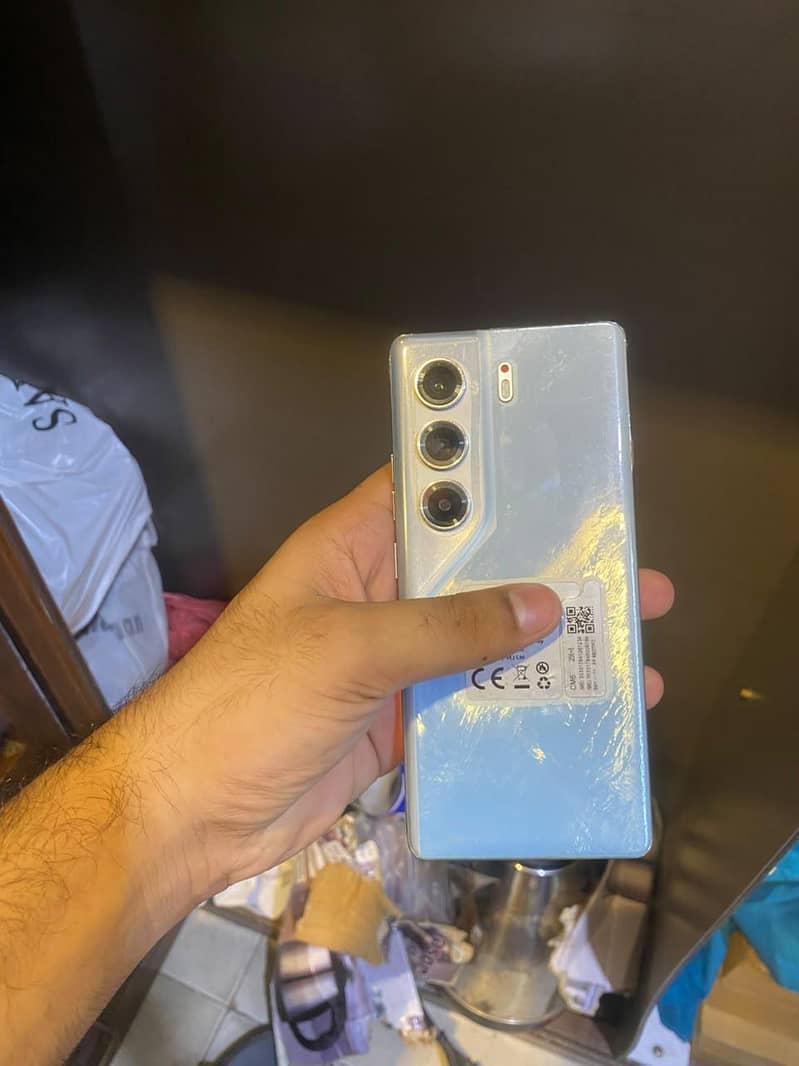 Tecno CAMON 40 Pro 0