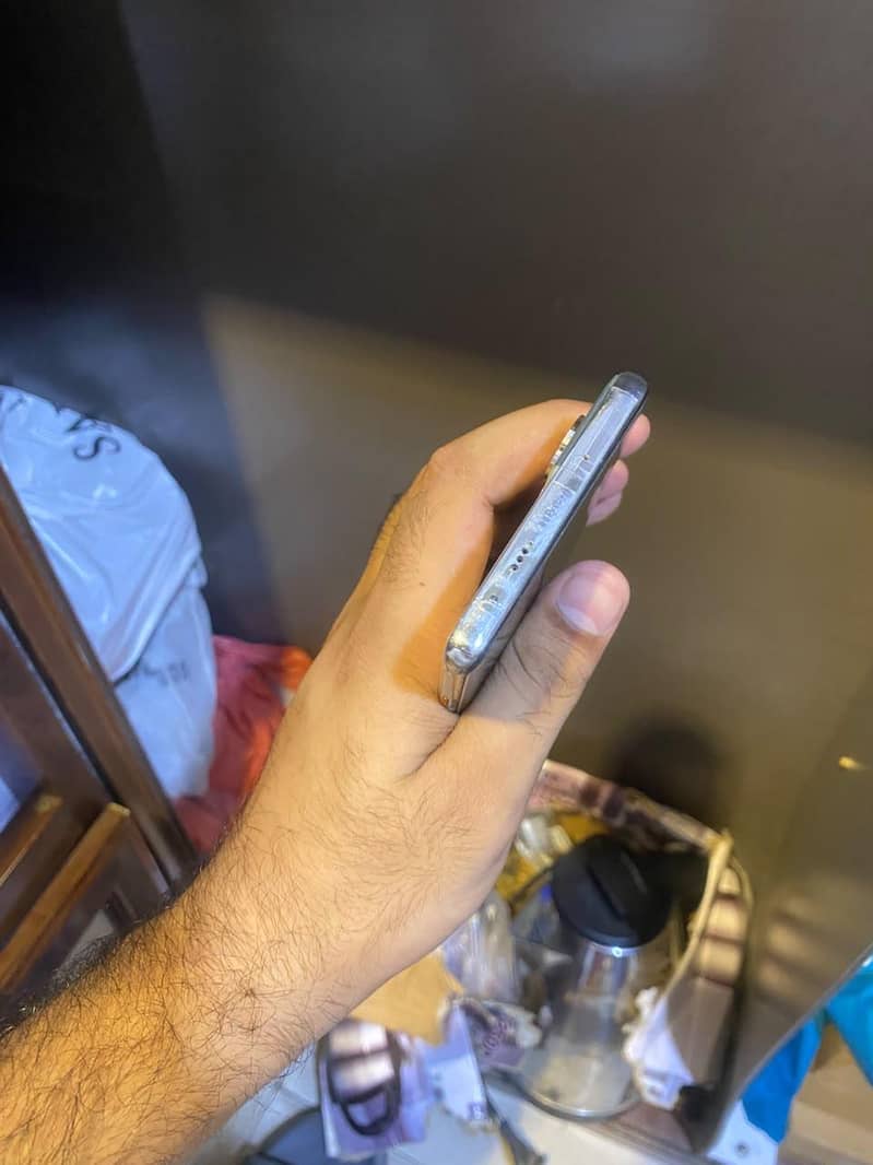 Tecno CAMON 40 Pro 4