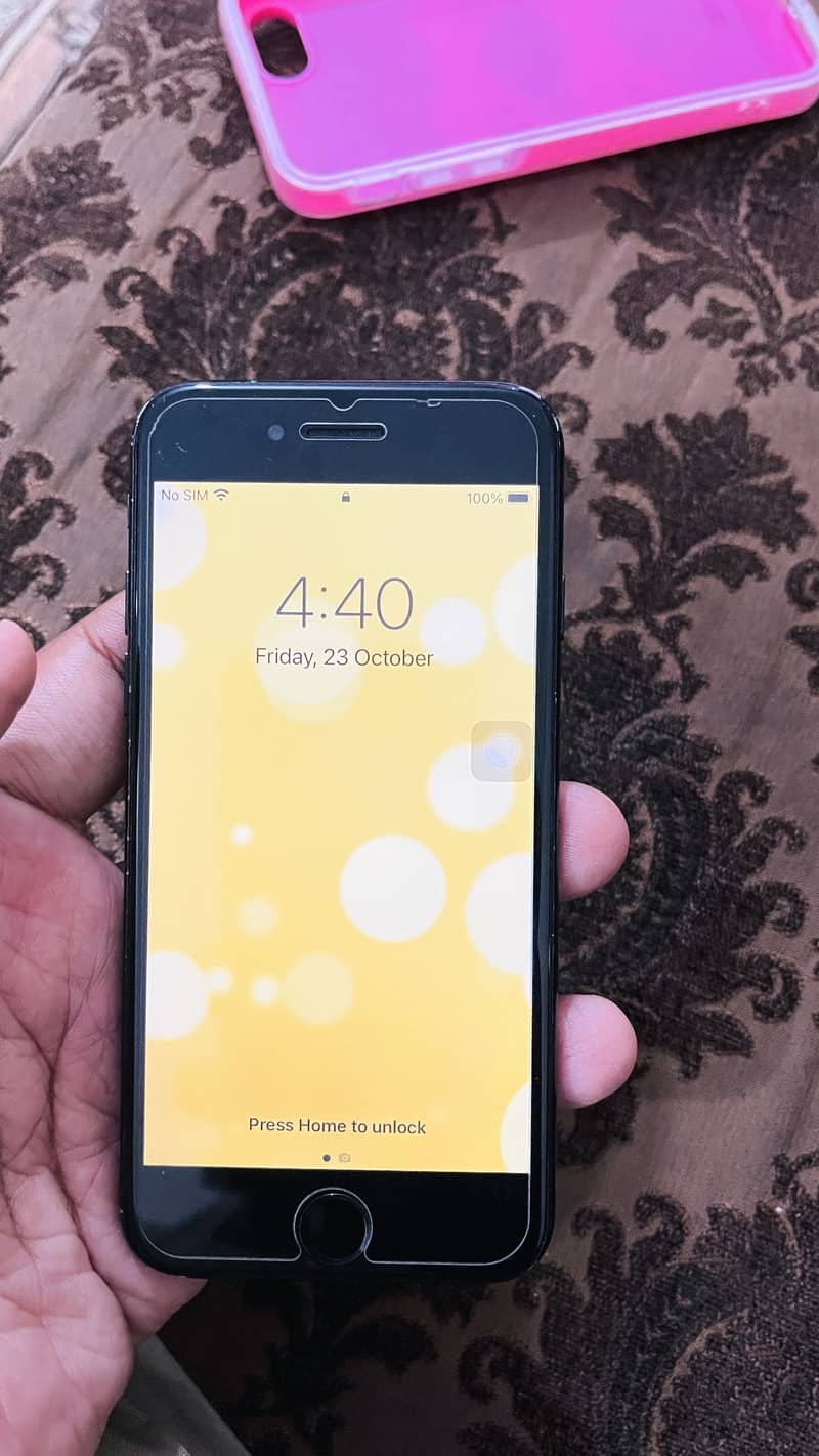 Apple iPhone 7 1