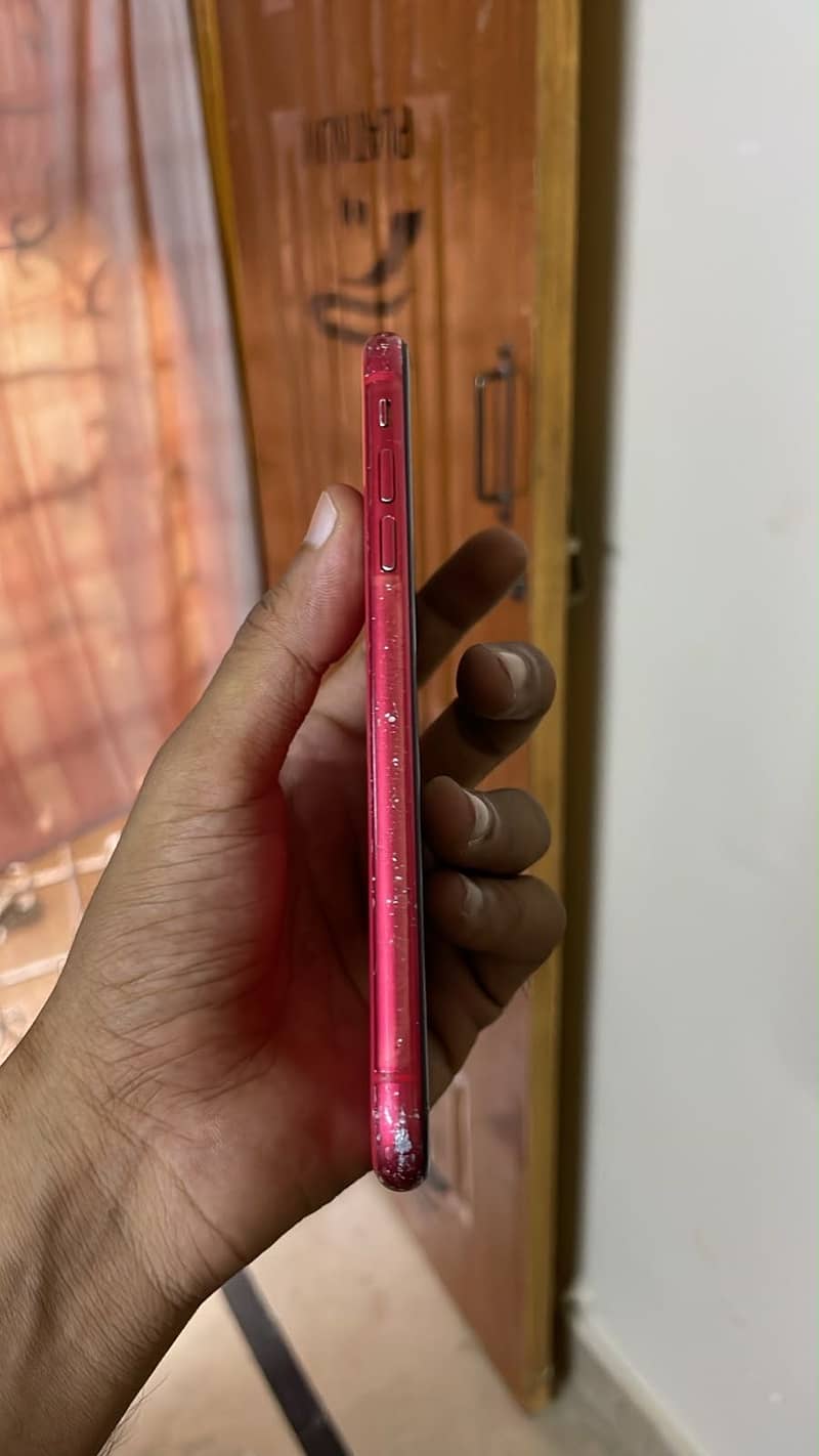 Apple iPhone 11 4
