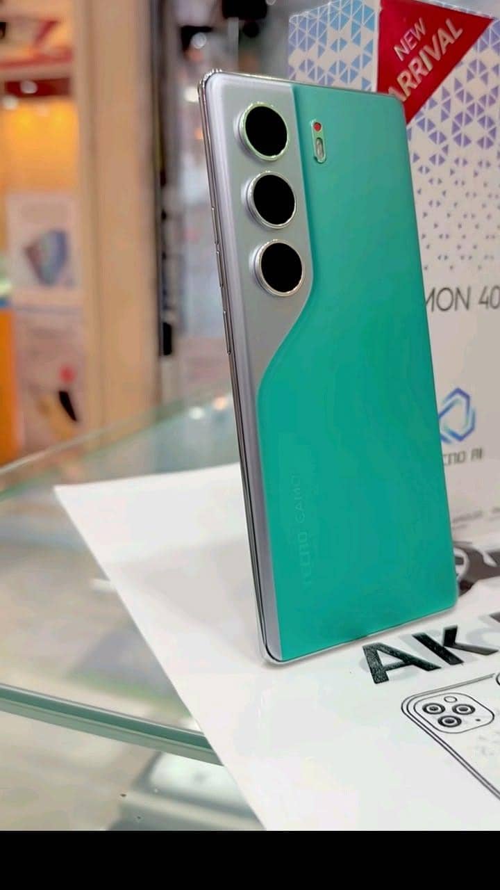Tecno CAMON 40 Pro 0