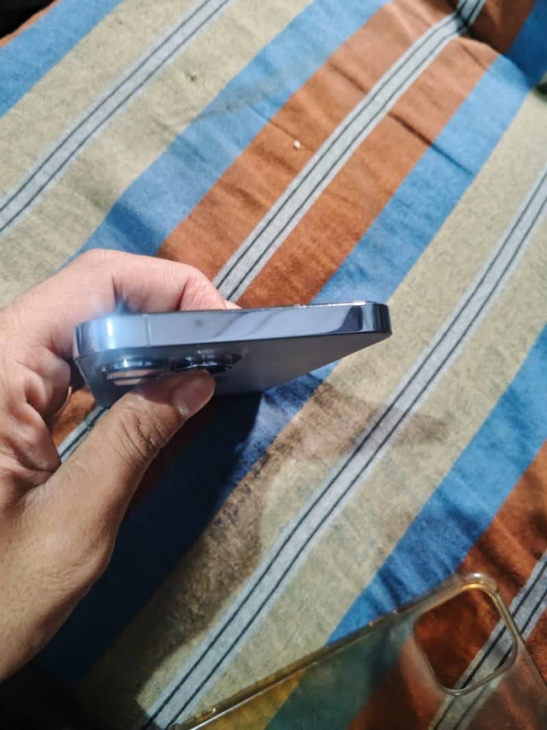 Apple iPhone 13 Pro Max 2