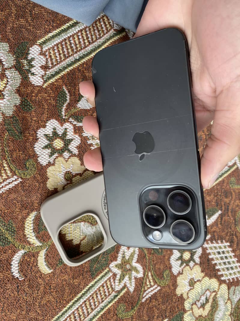 Apple iPhone 15 Pro 2