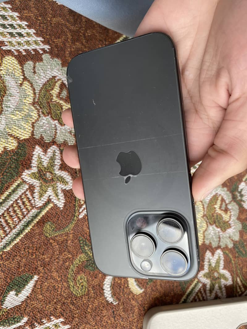 Apple iPhone 15 Pro 3