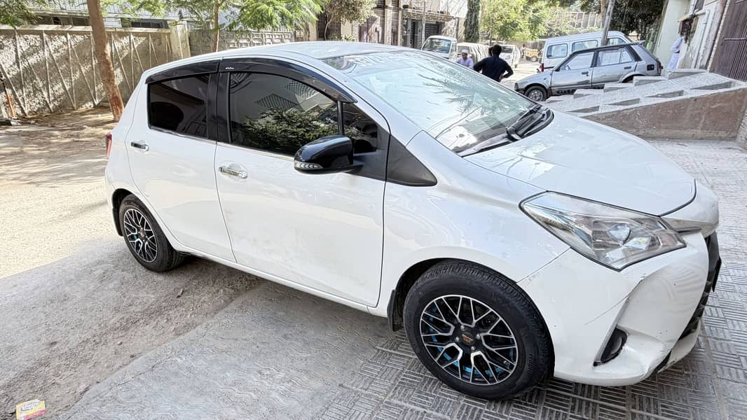 Toyota vitz 2018/2022 registered | pearl white | Excellent condition ...