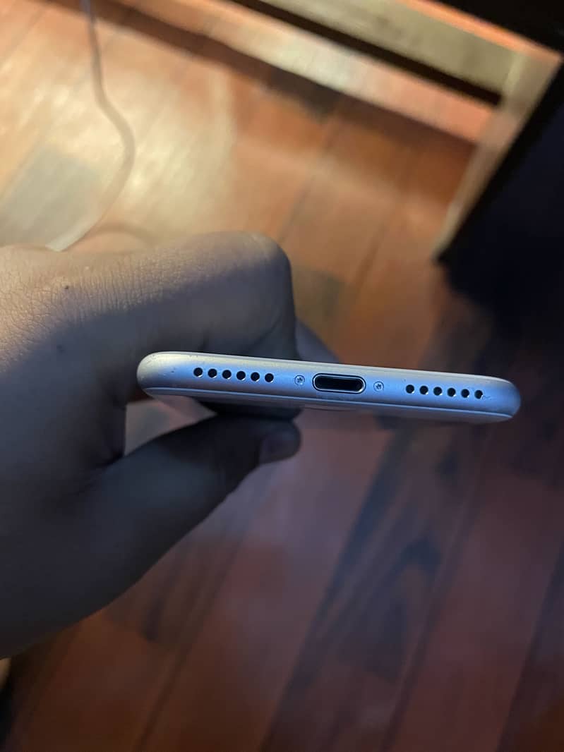Apple iPhone 7 7