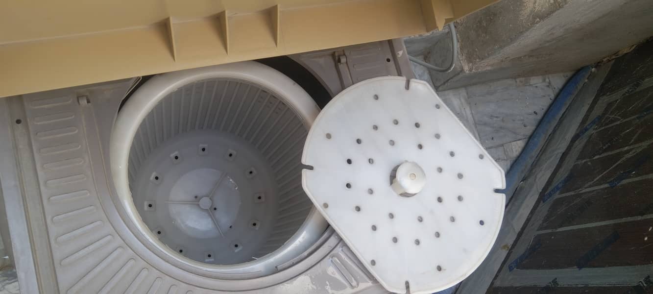 Asia washing machine and super Asia dryer In good working condition 3