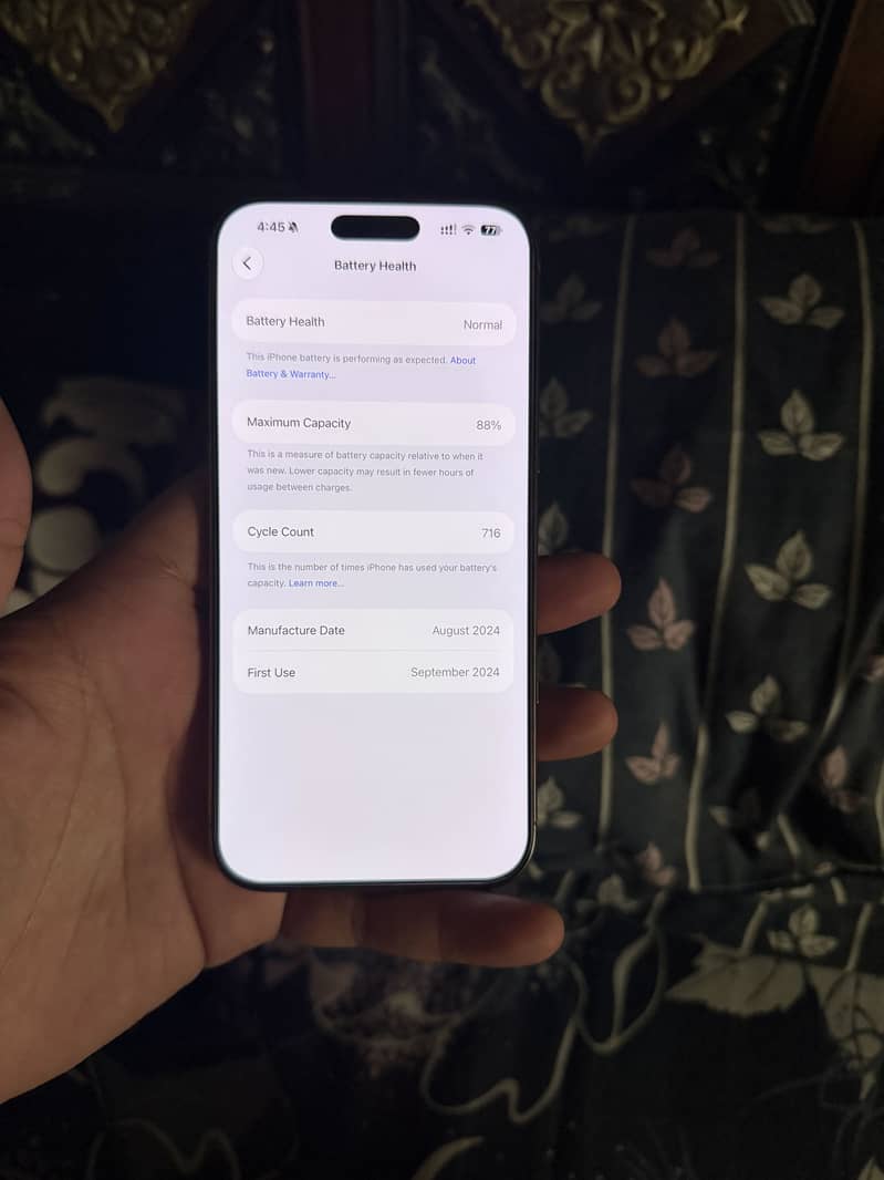 Apple iPhone 16 Pro Max 4