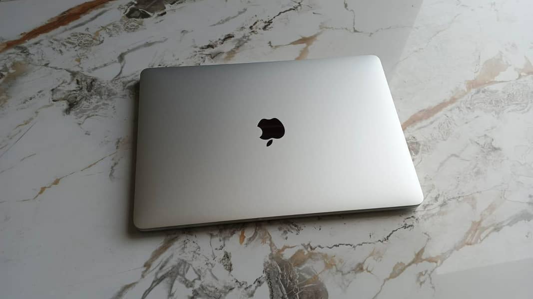 MacBook pro 2020 2