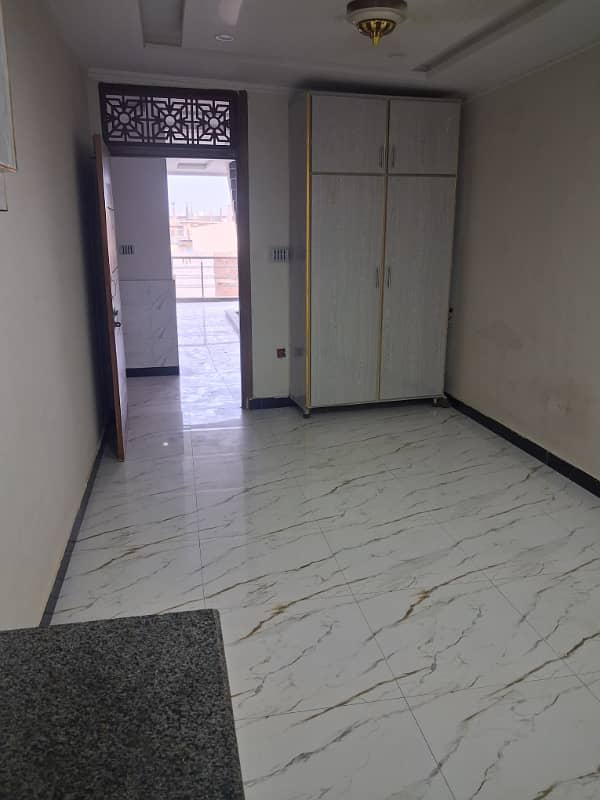 Studio flat for rent 0