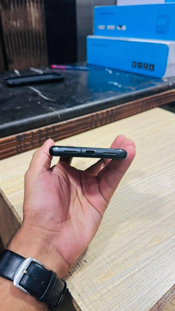Google Pixel 8 2