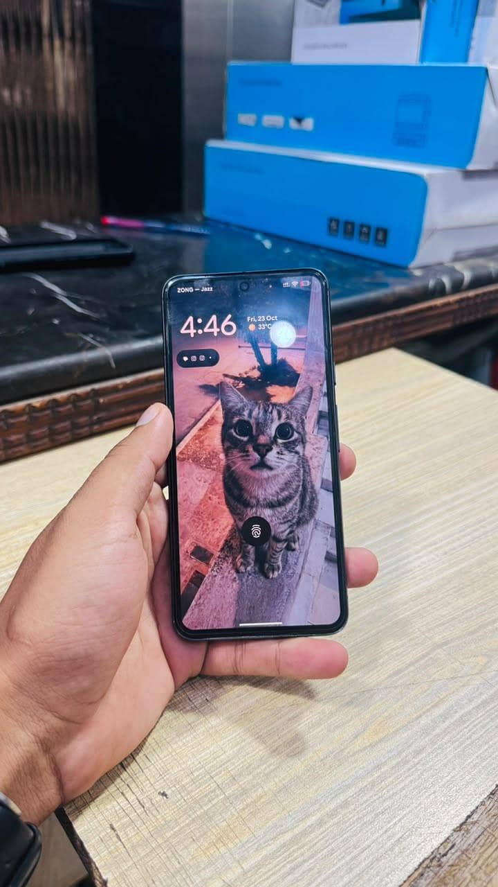 Google Pixel 8 4