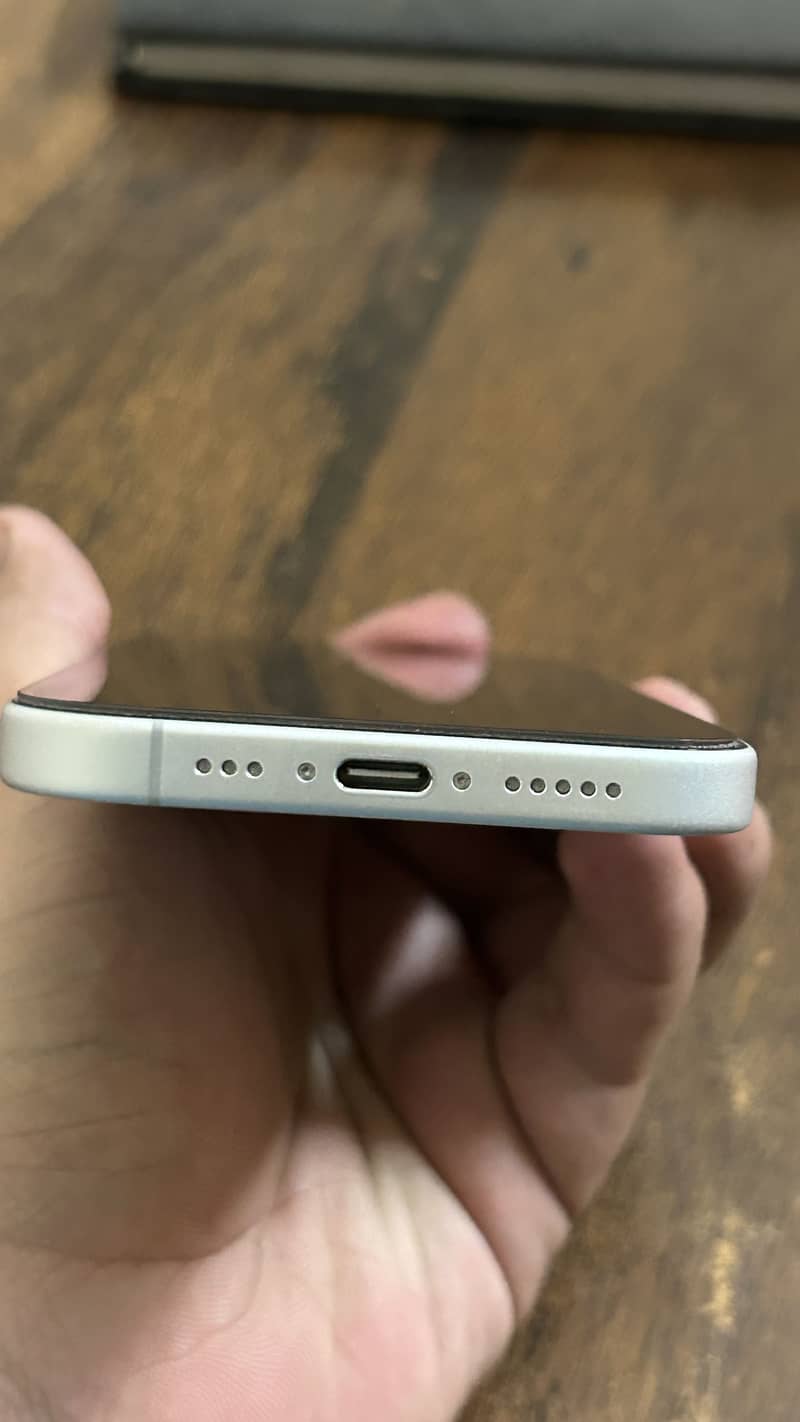 Apple iPhone 17 10