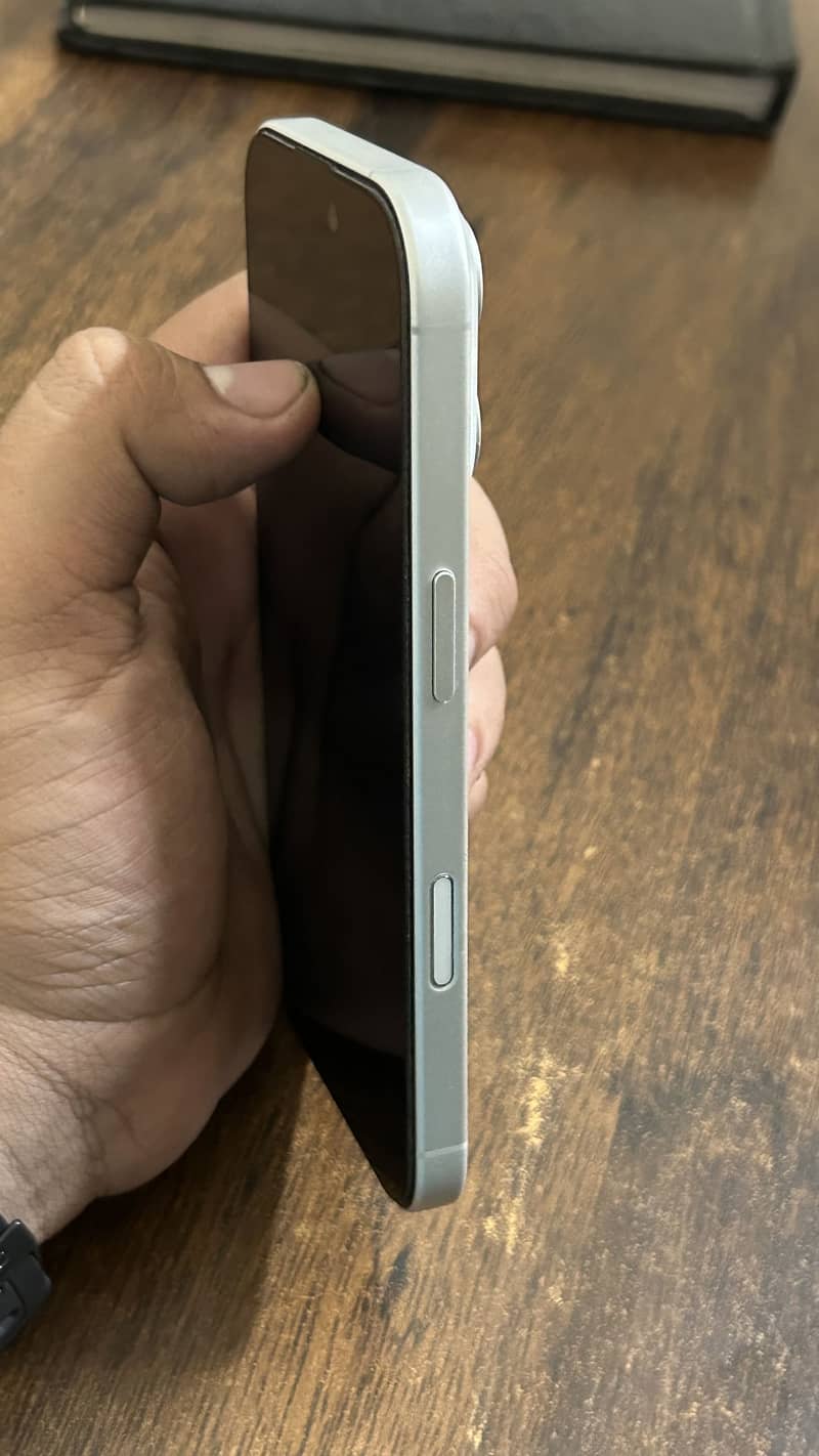 Apple iPhone 17 11