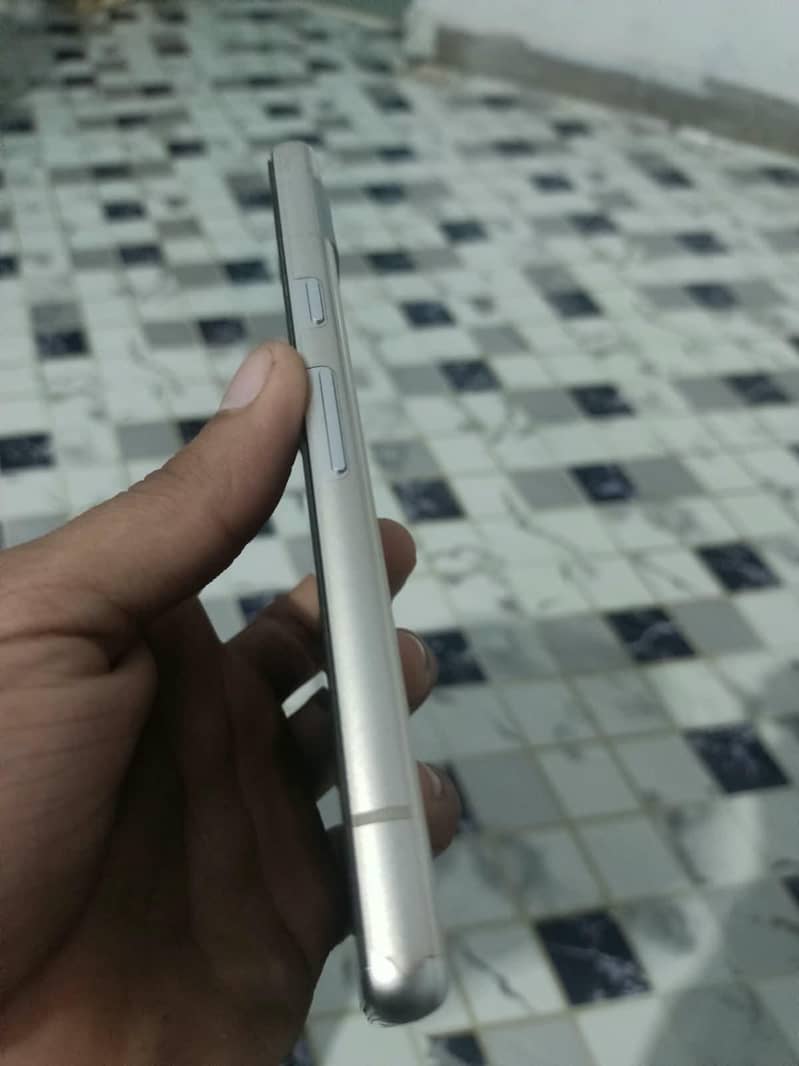 Google Pixel 7a 1