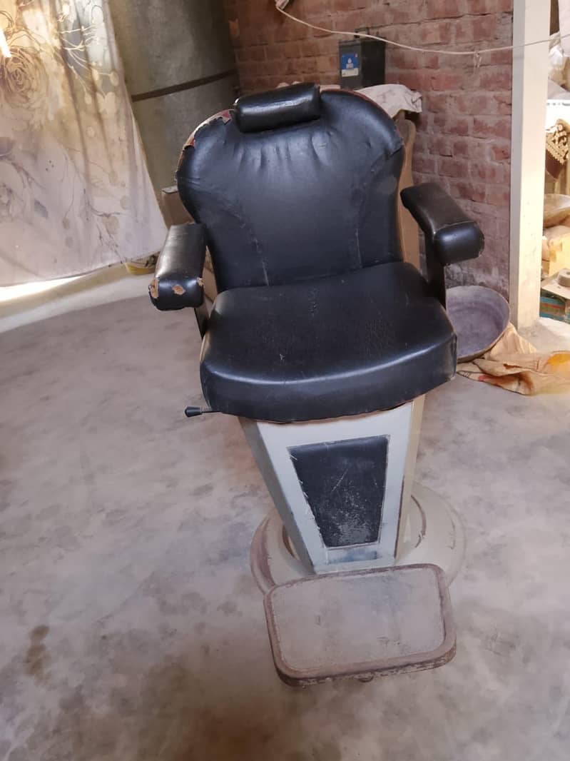 saloon chair 1