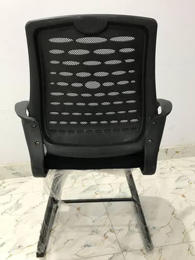 Black Office Chair with Arms for Sale in Islamabad