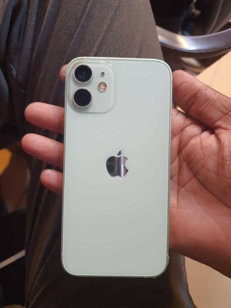 Apple iPhone 12 mini 0