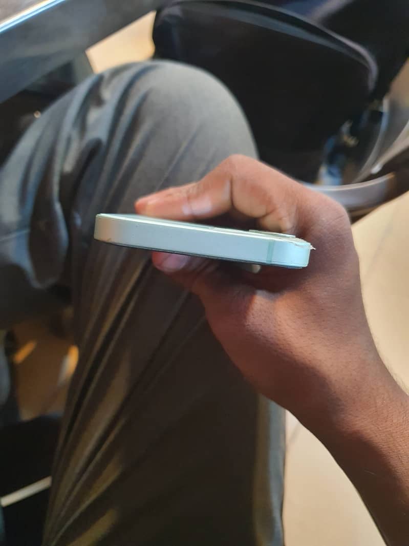Apple iPhone 12 mini 6