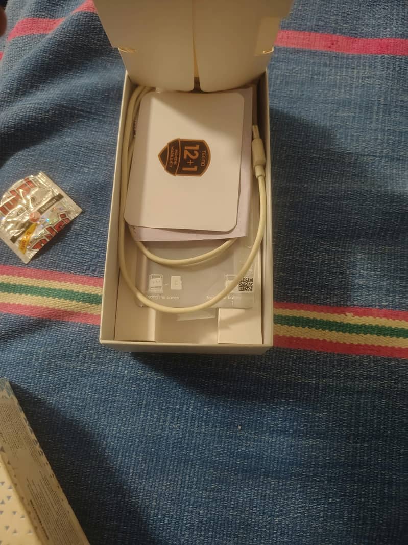 Tecno CAMON 40 5
