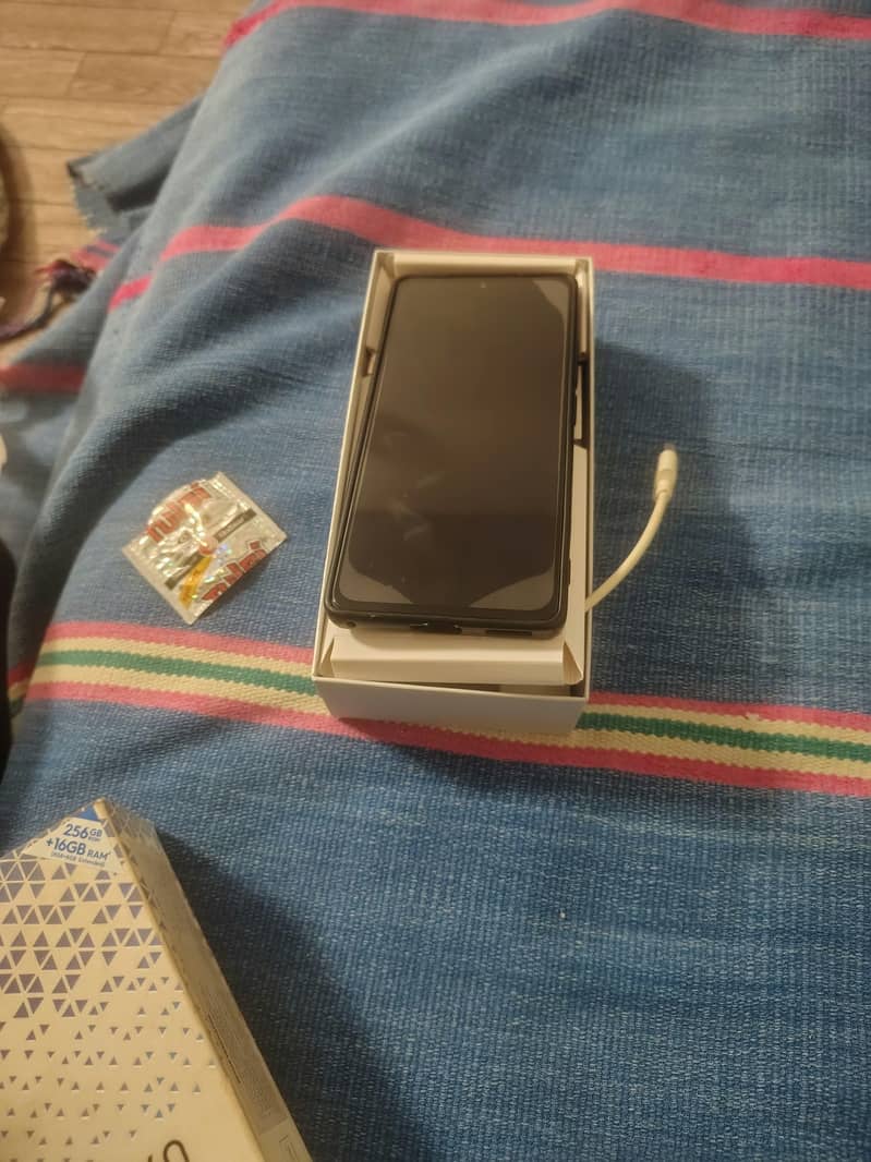 Tecno CAMON 40 10