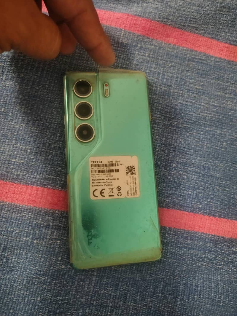Tecno CAMON 40 11